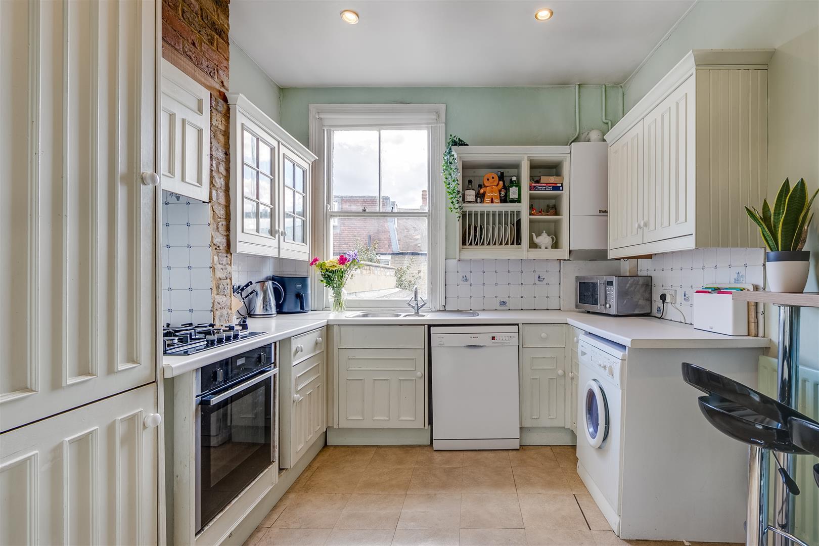 2 bedroom flat for sale in Lavenham Road, London, SW18 Loney Miller