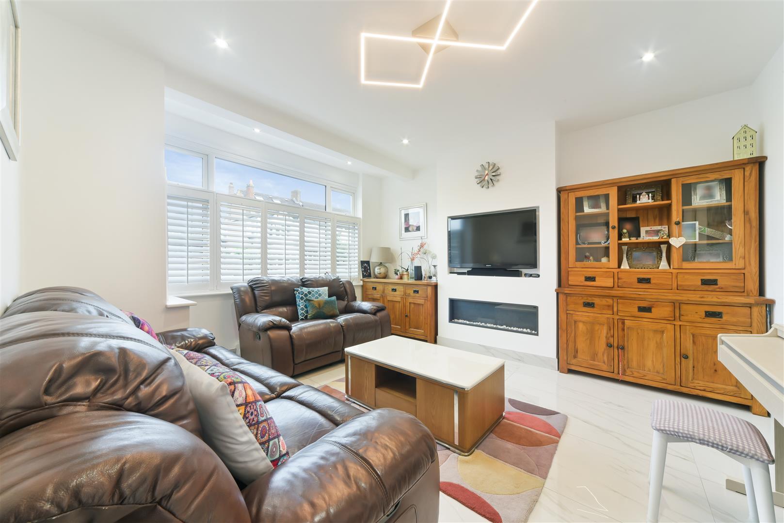 Properties for sale in Raynes Park