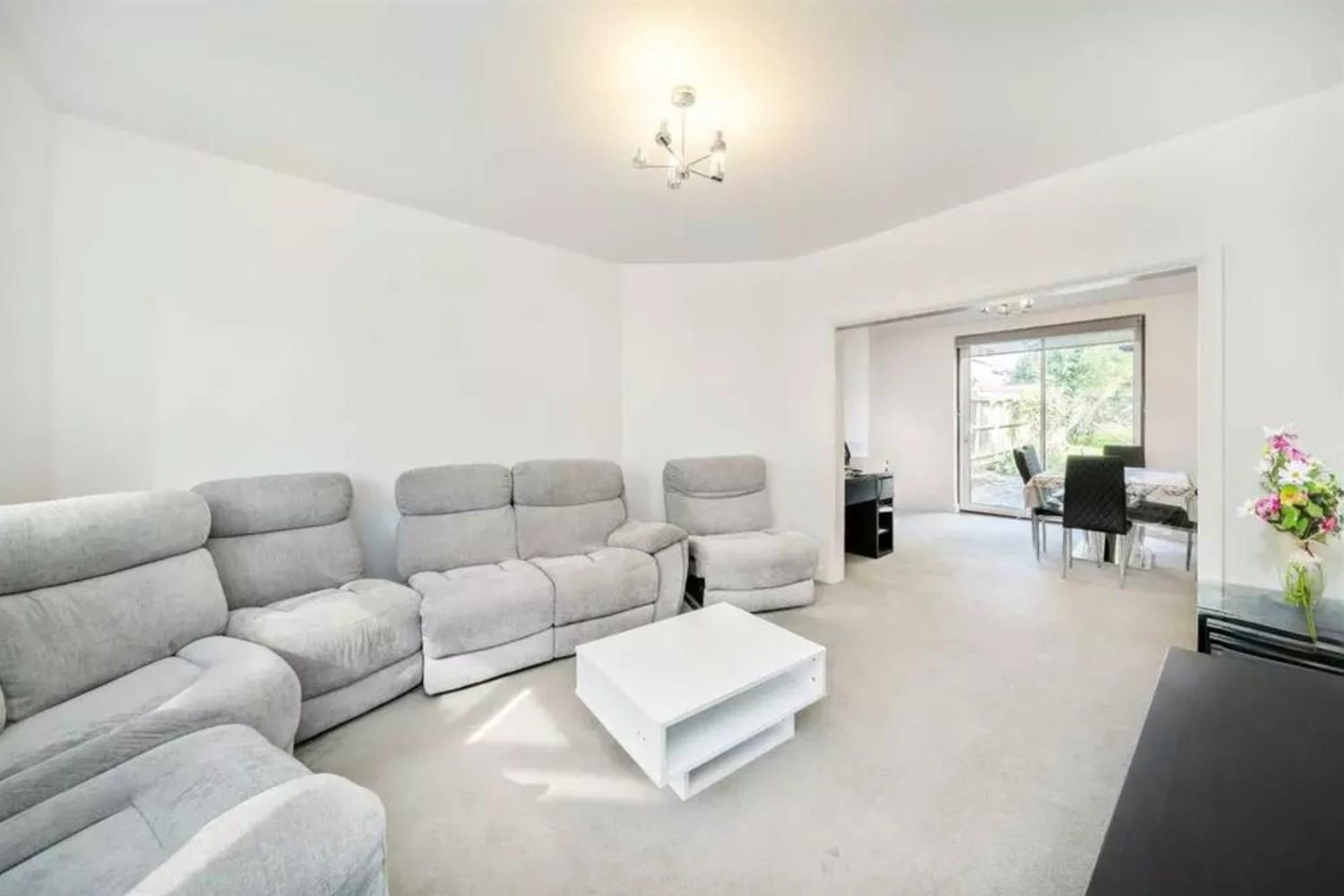 Property Image8cd91e6a-9225-410c-a02e-1066cefdb87d