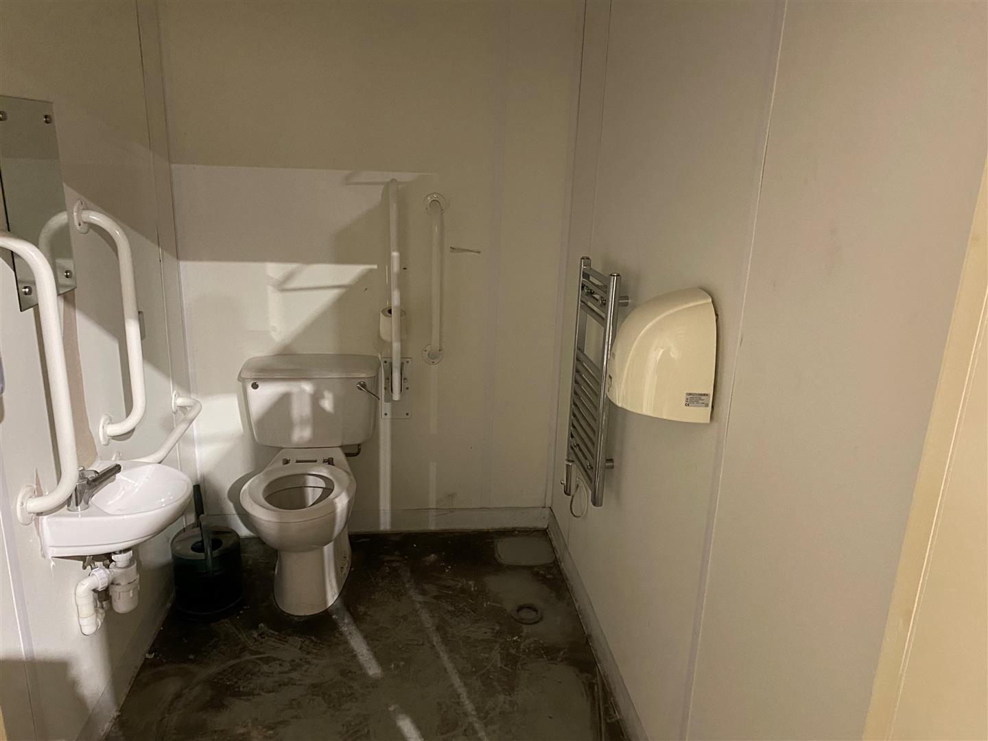 commercial property light industrial to let in Butts Pond, Sturminster Newton, DT10 Symonds