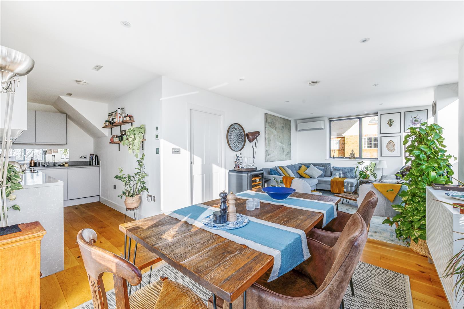 Property Image929ac305-78e3-4def-8f51-1123766c96f1