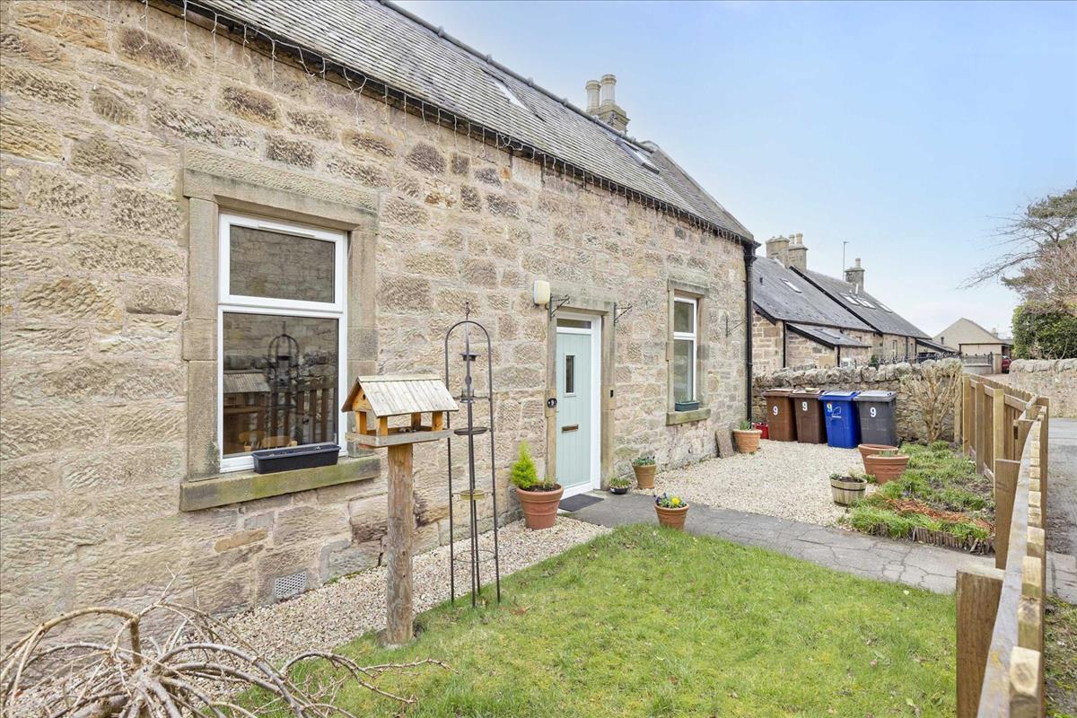 4 bedroom detached house for sale in 9 Private Road, Gorebridge, EH23