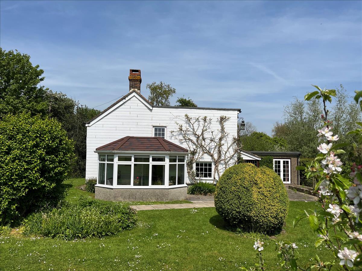 Properties for sale Estate Agents, Auctioneers & Property