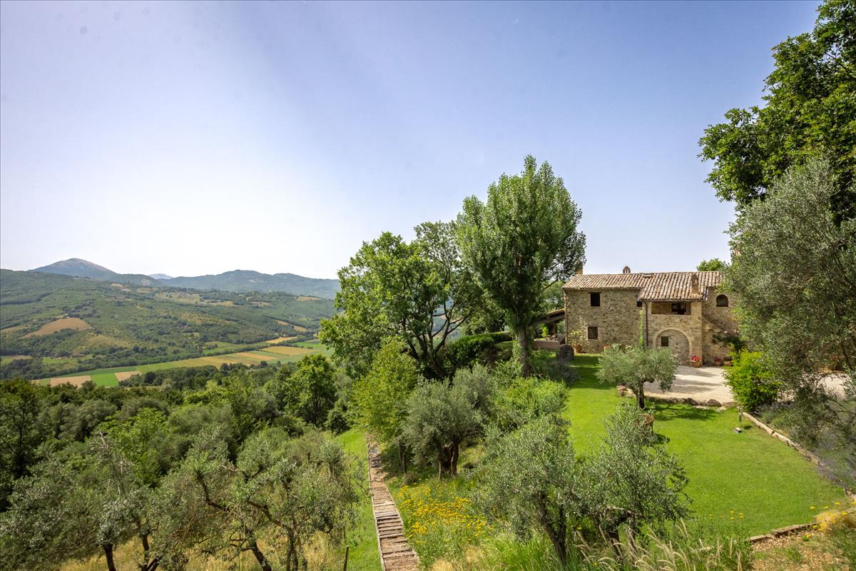 4 bedroom house for sale in Poggio Niccone Umbertide Umbria