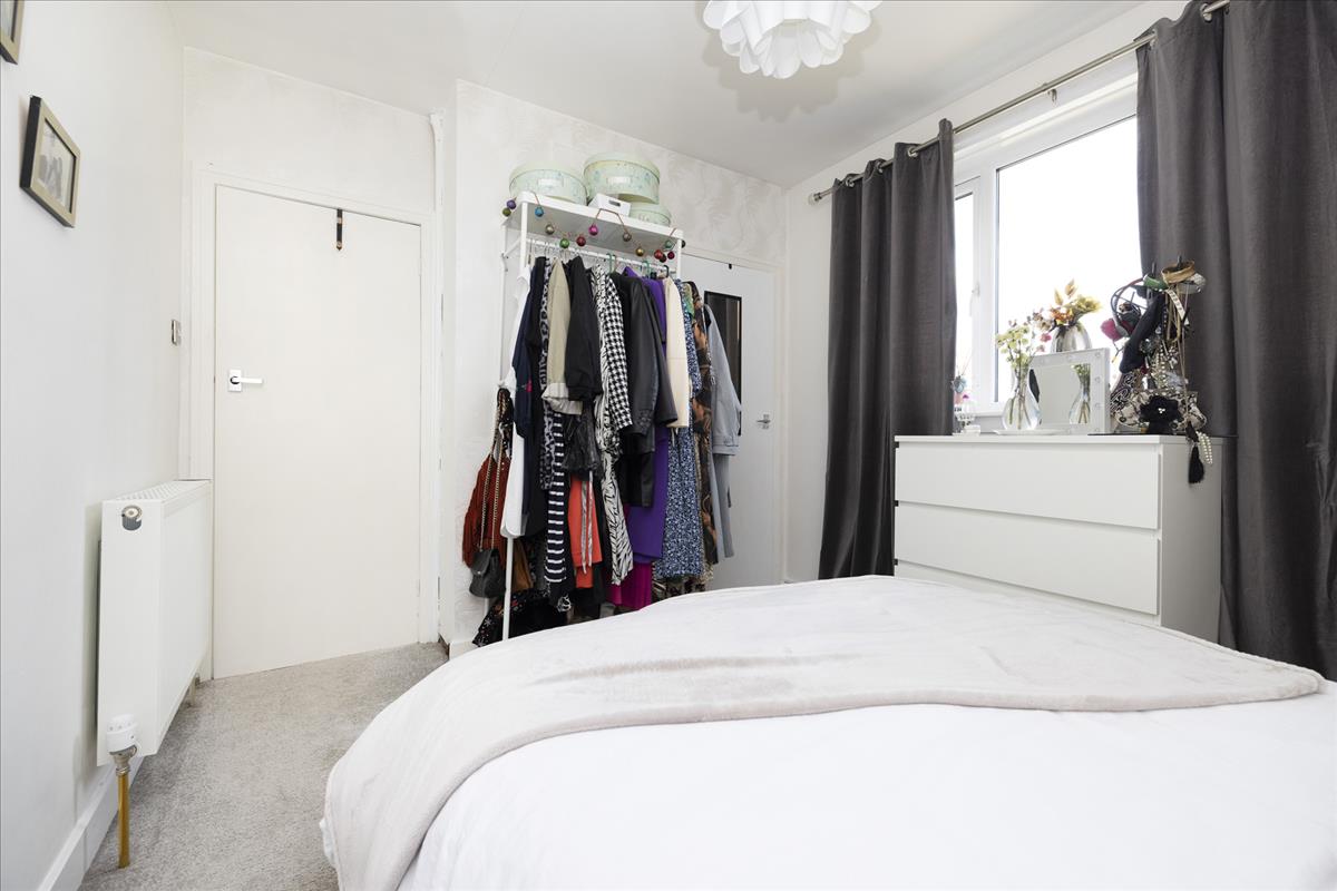 3 bedroom semidetached house for sale in 28 Moredun Park Gardens, Edinburgh, EH17 Avenue Road