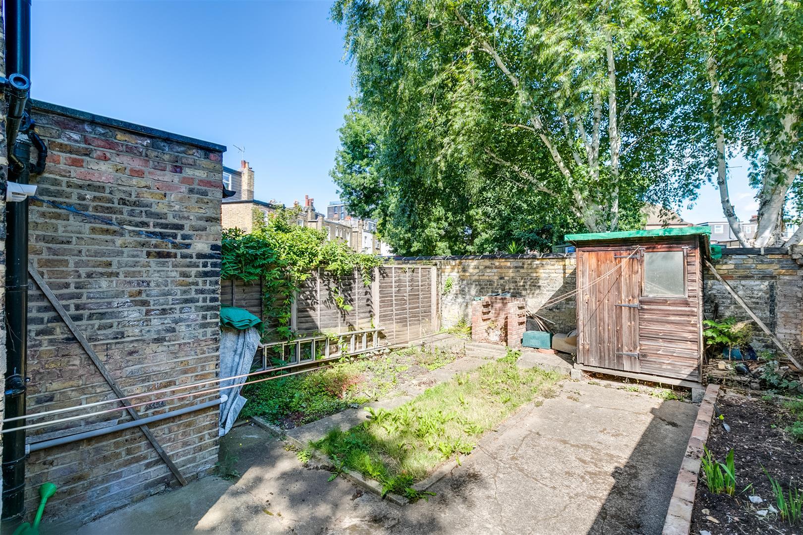 3 bedroom end of terrace house for sale in Rothschild Road, London, W4