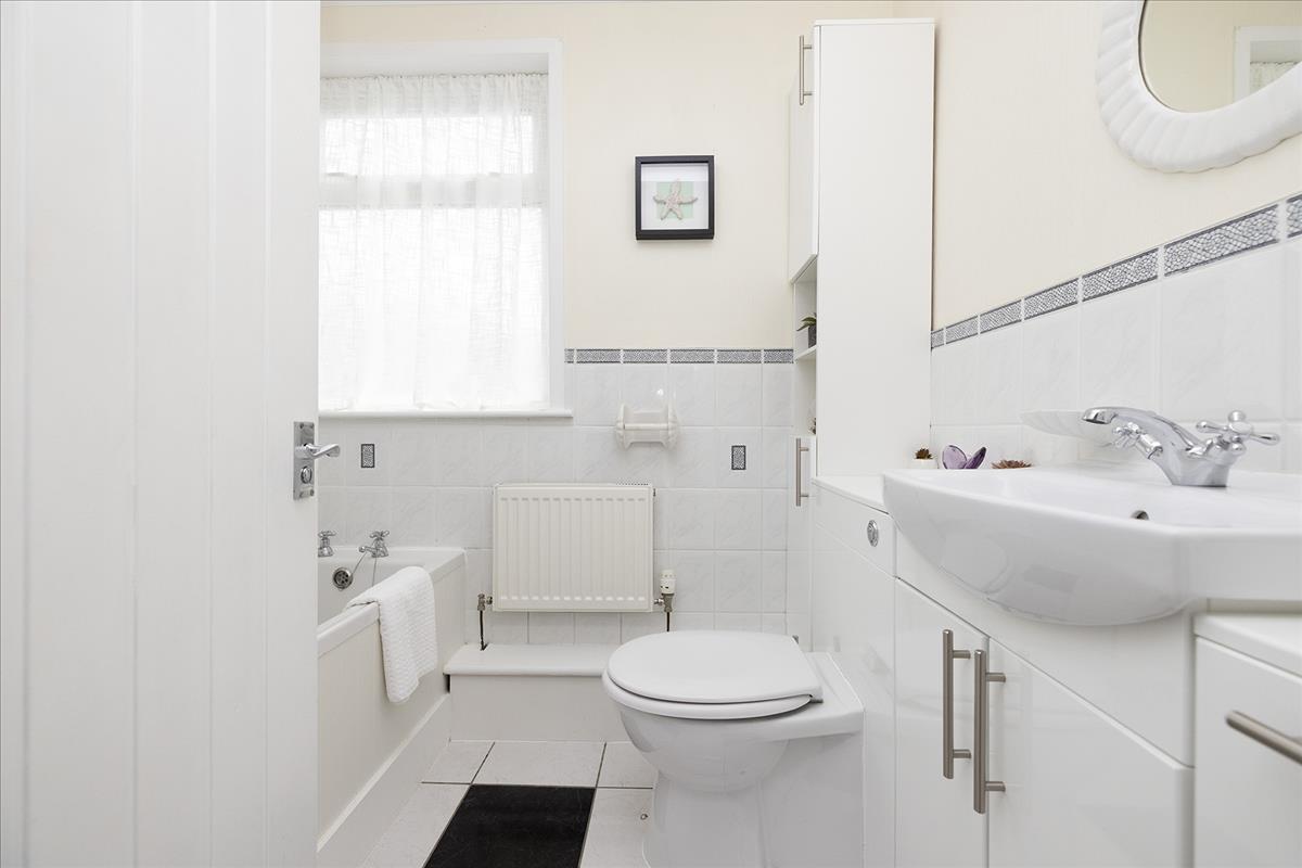 3 bedroom semidetached house for sale in 23 Fernieside Drive