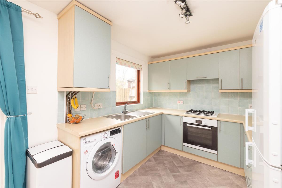 3 bedroom semidetached house for sale in 17 Burnbank Crescent