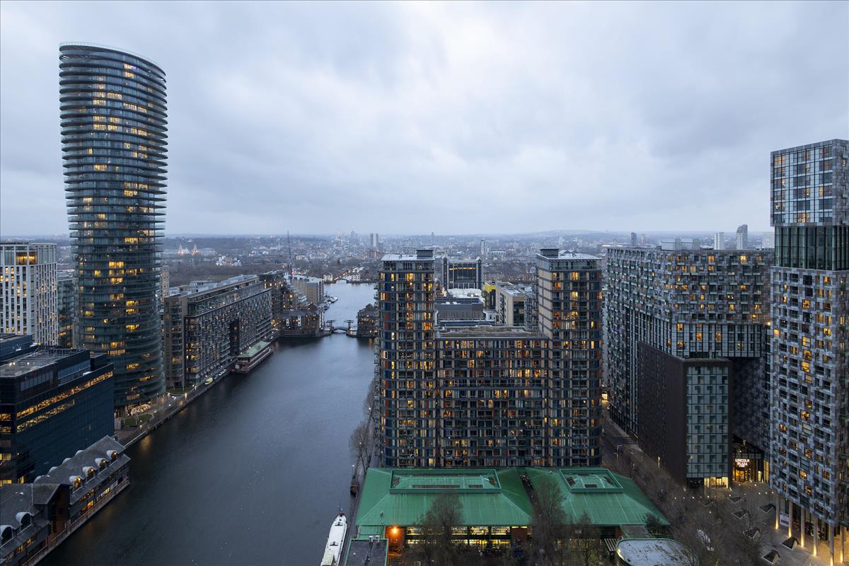 Pan Peninsula E14 - Circa London