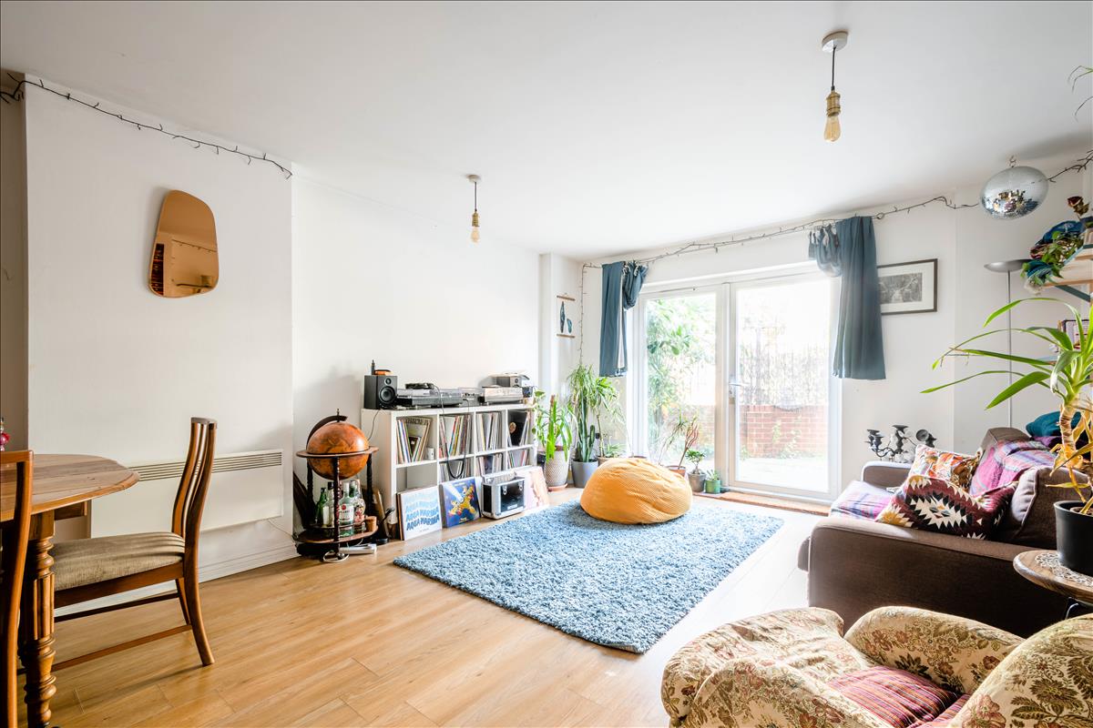 Property Imagea087287a-0c7e-4773-83f6-73b9103ea624