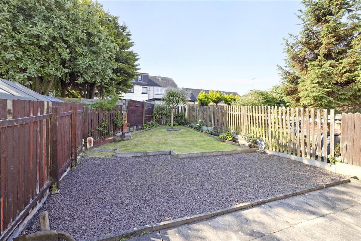 2 bedroom terraced house for sale in 7 Middleshot Square, Prestonpans