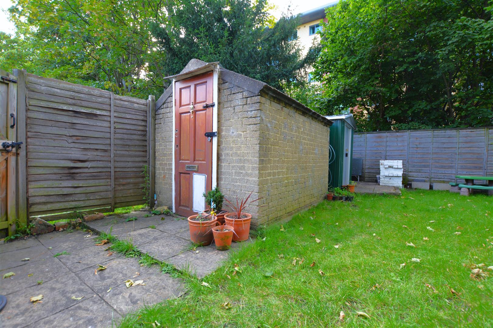 2 bedroom for sale in Runnymede, Colliers Wood, SW19