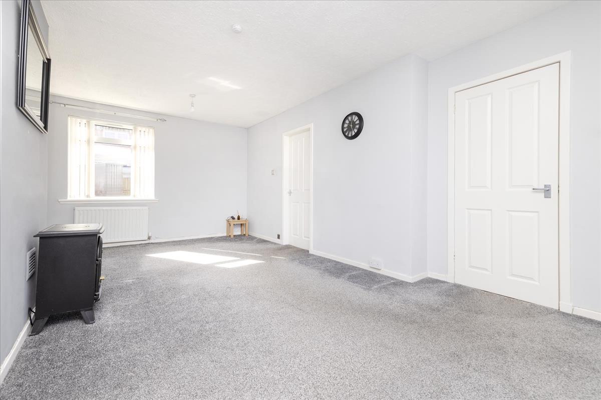 3 bedroom terraced house for sale in 61 Windsor Square, Penicuik, EH26