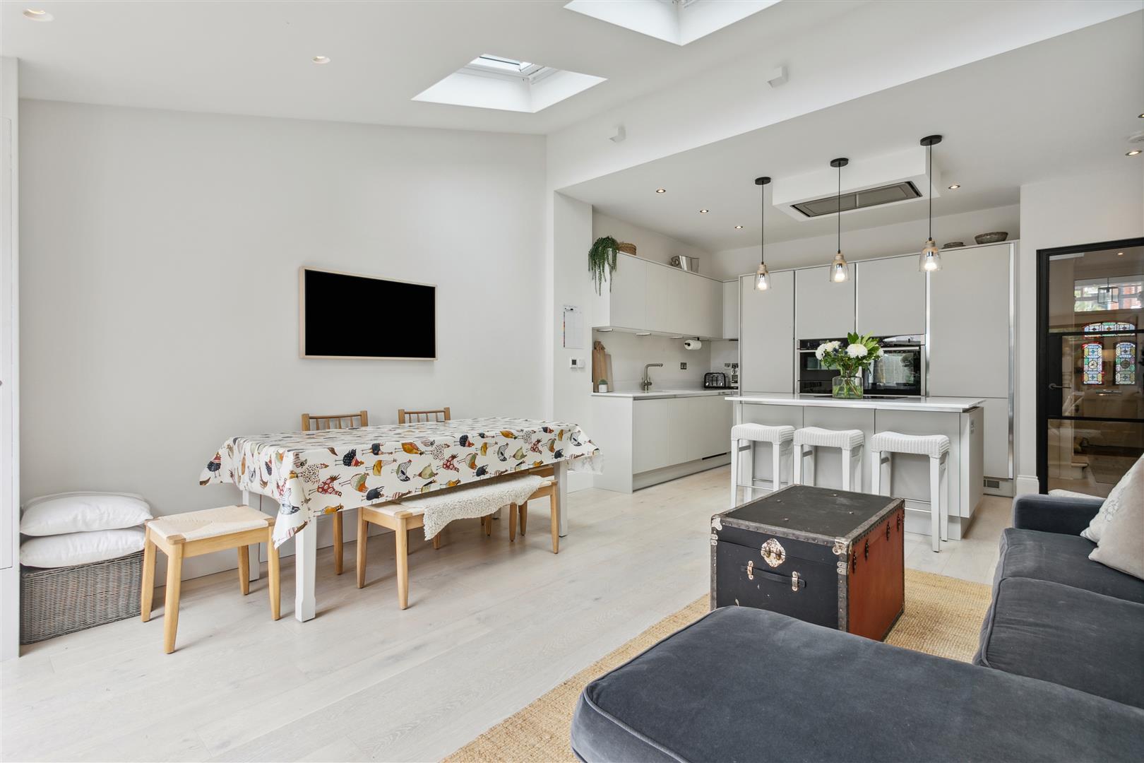 4 bedroom midterraced house for sale in Speldhurst Road, London, W4