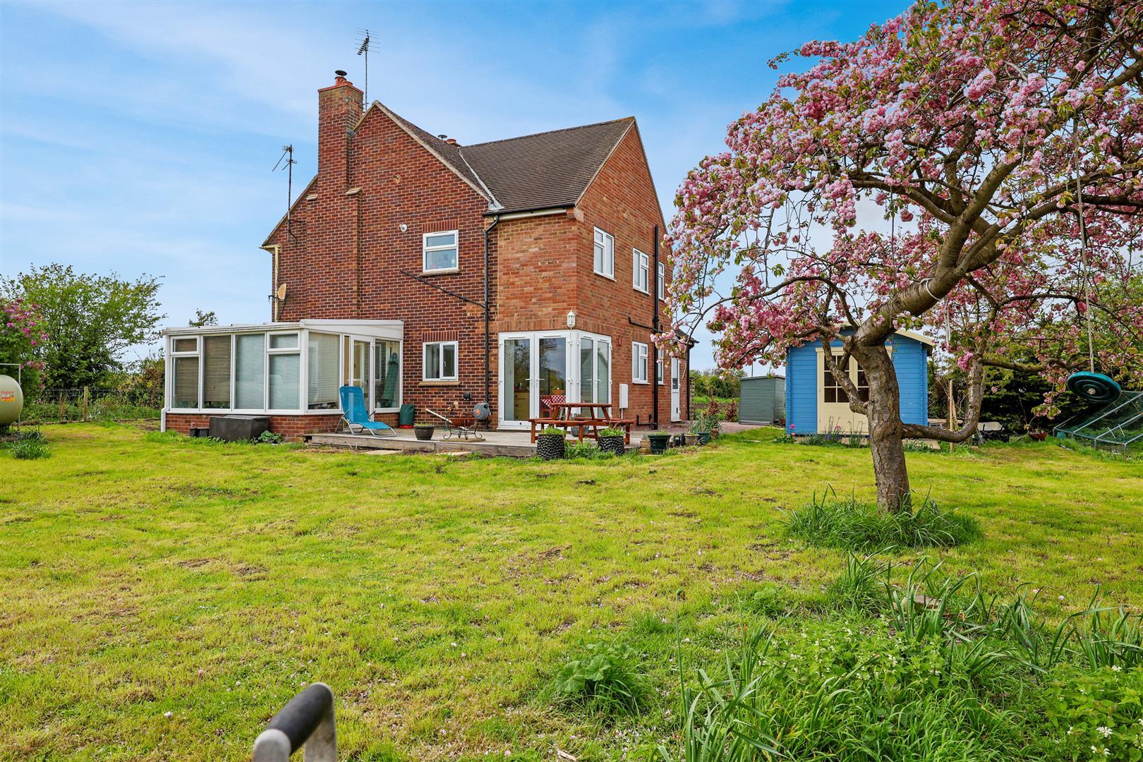 4 bedroom detached house for sale in Long Drove, Cambridge, CB25 Gray