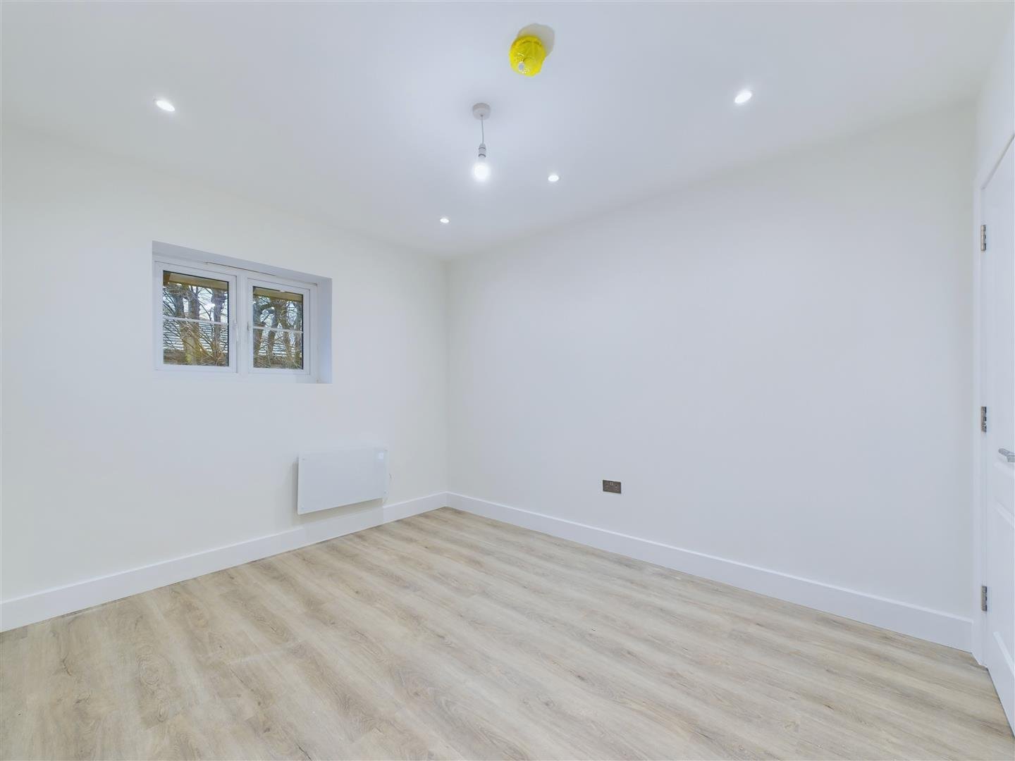 Property Imagea64d098c-8114-45e5-bff7-659cd750e56e
