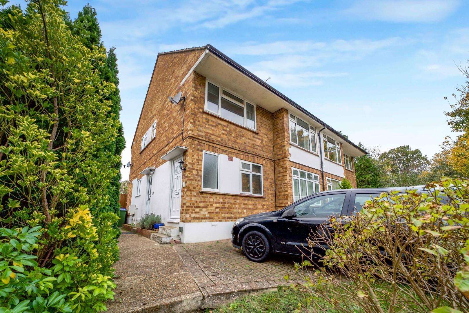 2 bedroom maisonette for sale in Leavesden Road Weybridge KT13