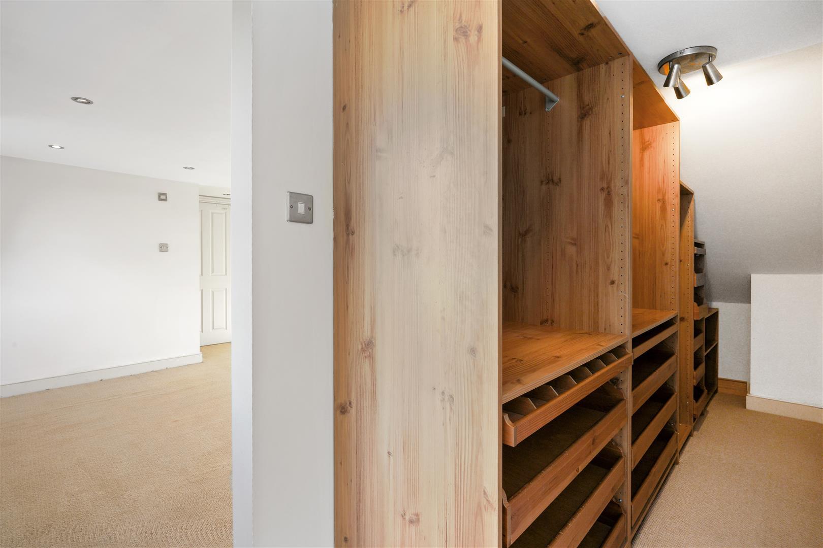 5 bedroom semidetached house for sale in Cromwell Road, Wimbledon