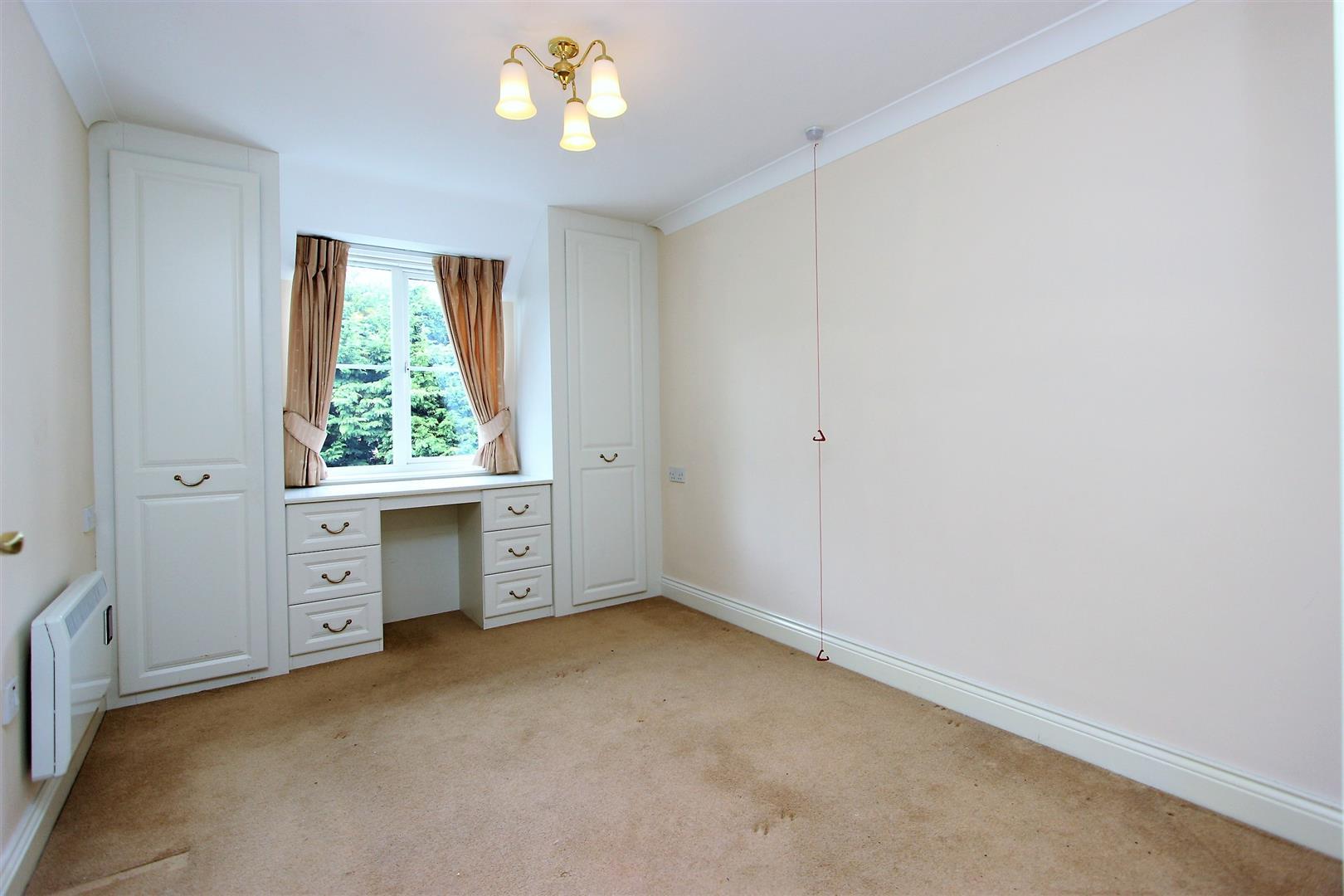 2 bedroom apartment for sale in Bolters Lane, Banstead, SM7 Richard