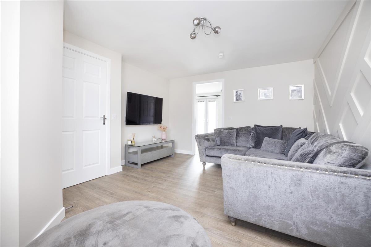 3 bedroom end of terrace house for sale in 27 Limefield Gardens