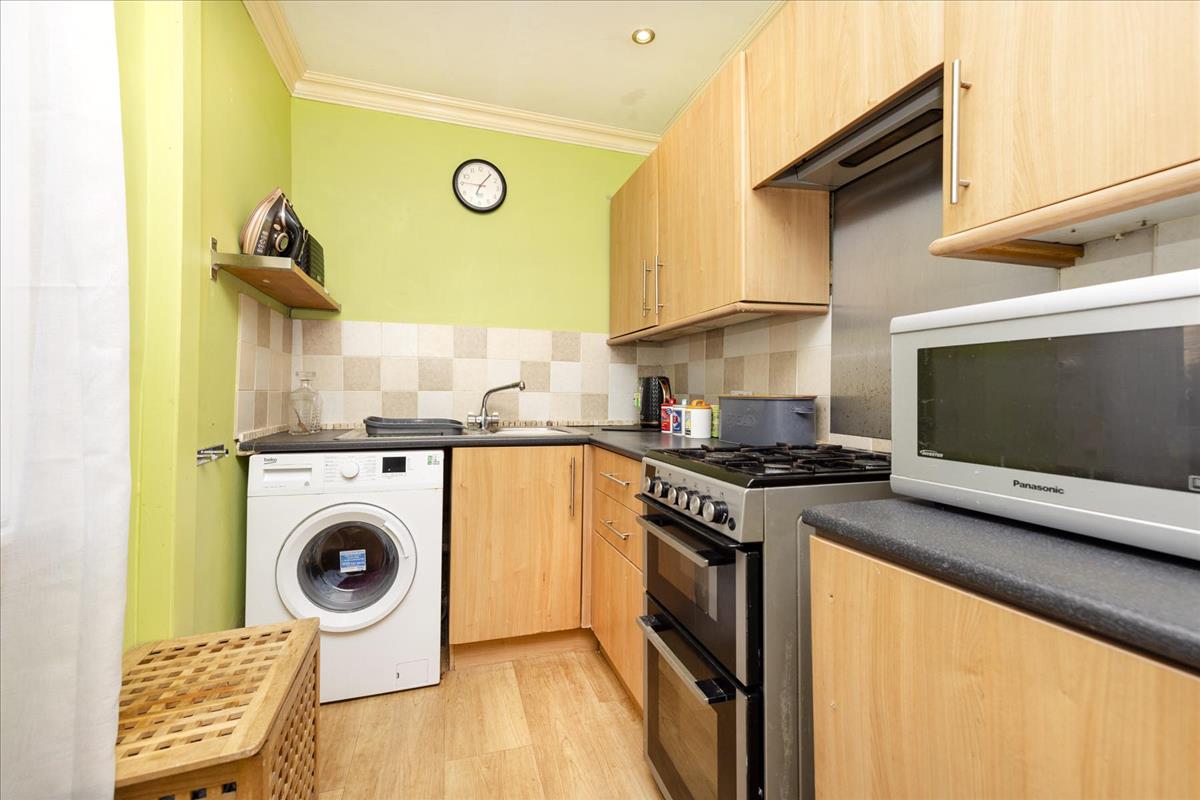 2 bedroom flat for sale in 43 Parkhead Avenue, Edinburgh, EH11 Avenue