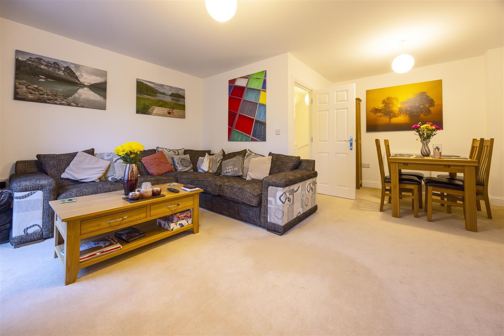 Property Imageb584a2a4-df73-4af2-a0e1-3c826178bc22