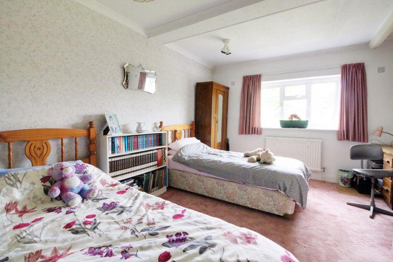 4 bedroom house for sale in Tolmers Road, Cuffley, EN6 Banc Property