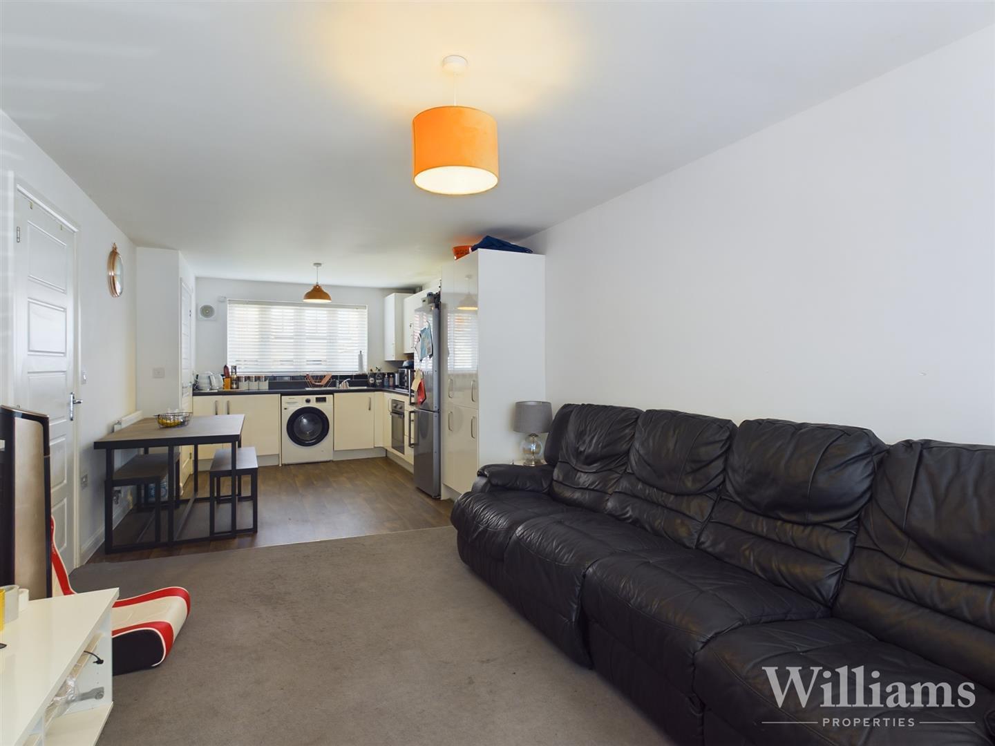 Property Imageb6328063-a68d-4b0b-86e5-fbf97f43b50b