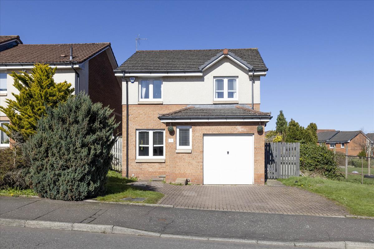 3 bedroom detached house for sale in 30 Park Terrace, Broxburn, EH52