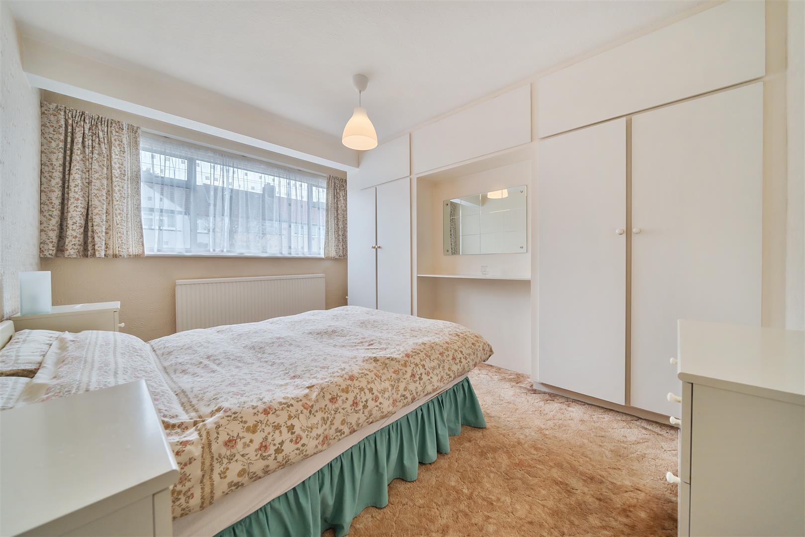 3 bedroom end of terrace house for sale in Rougemont Avenue, Morden