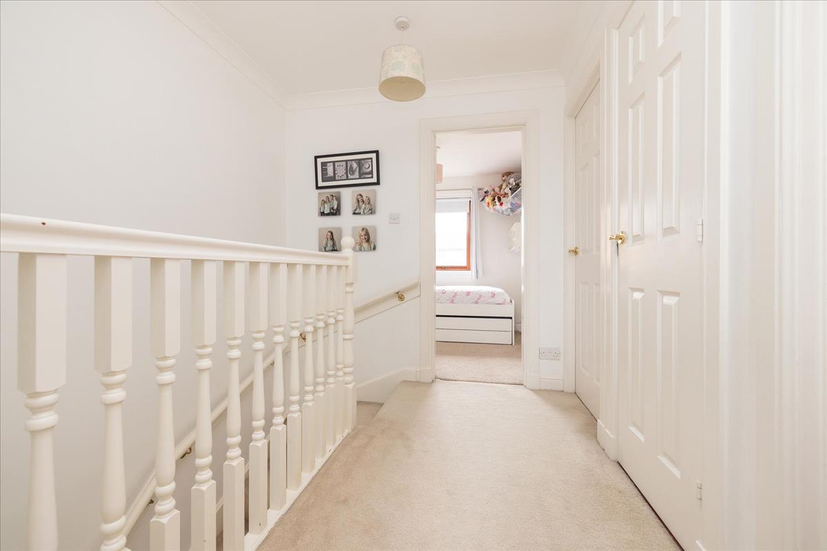 3 bedroom semidetached house for sale in 17 Burnbank Crescent