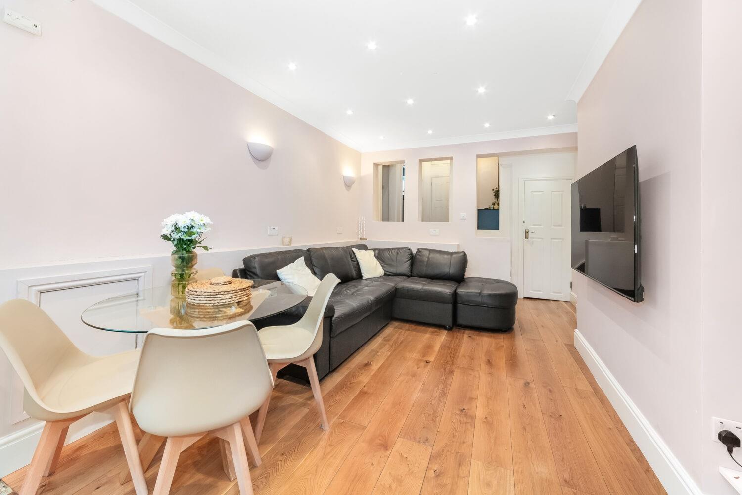 2 bedroom apartment for sale in Queensthorpe Road, Sydenham, SE26 Pedder