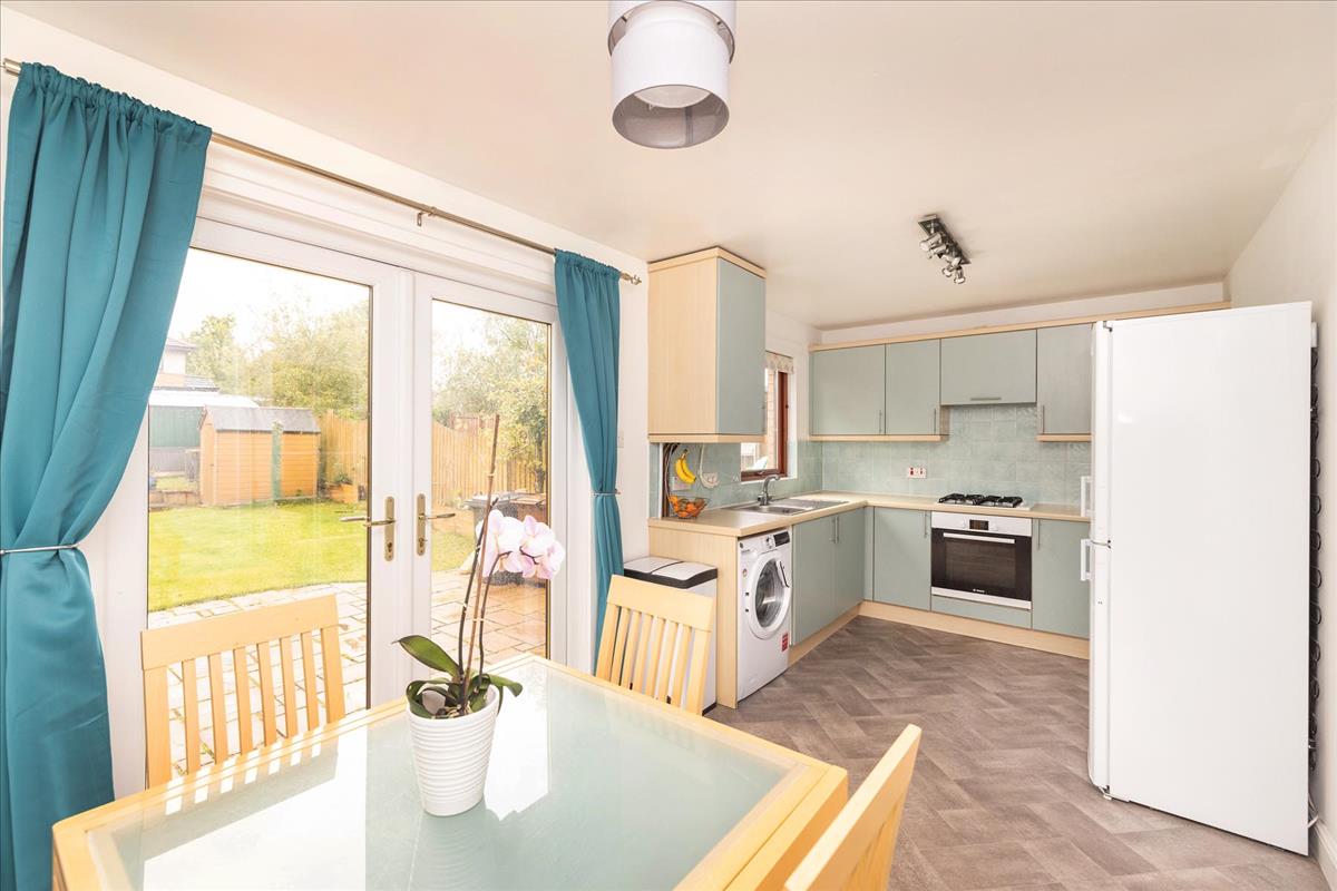 3 bedroom semidetached house for sale in 17 Burnbank Crescent