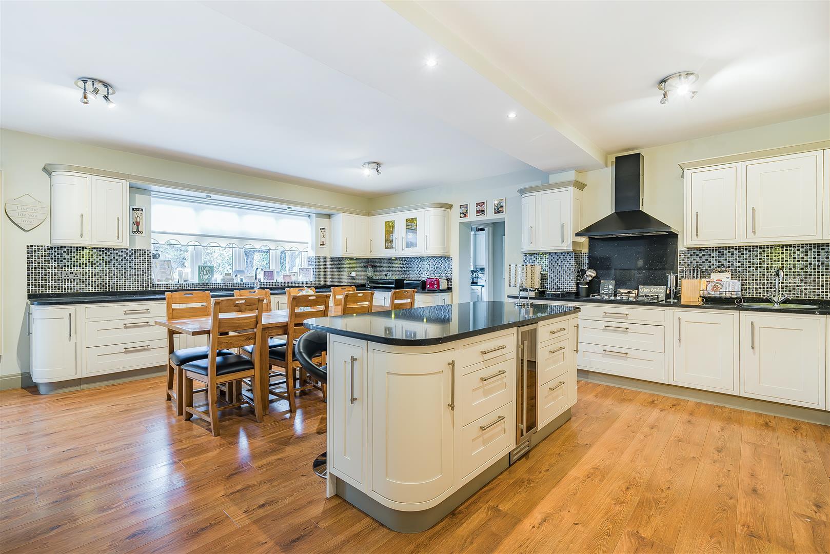 Property Imagec2059867-8684-49c2-8090-6527c3e4f8ad