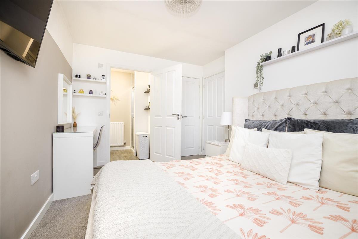 3 bedroom semidetached house for sale in 121 Tweedsmuir Drive