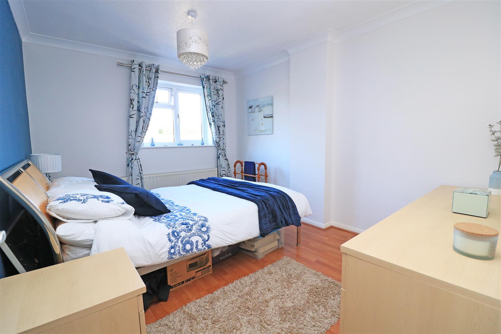 4 bedroom detached house for sale in Garden Field, Hatfield Peverel