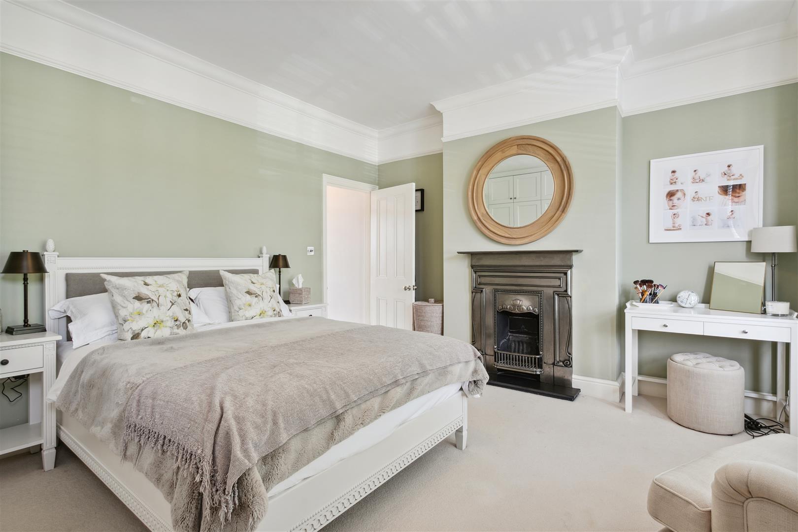 4 bedroom midterraced house for sale in Speldhurst Road, London, W4