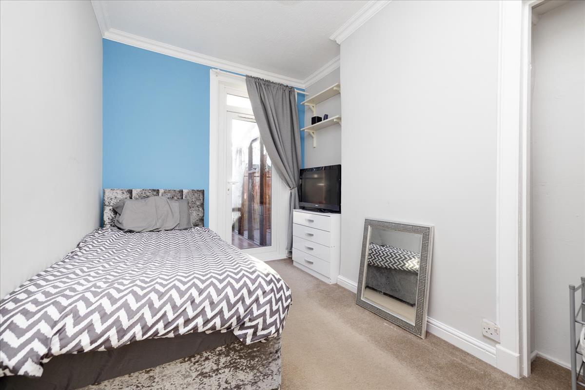 2 bedroom flat for sale in 43 Parkhead Avenue, Edinburgh, EH11 Avenue