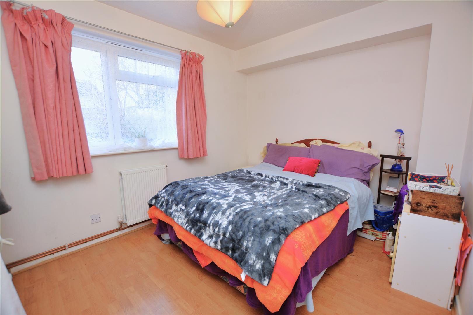 1 Bedroom Flat For Sale In Brangwyn Crescent Colliers Wood Sw19