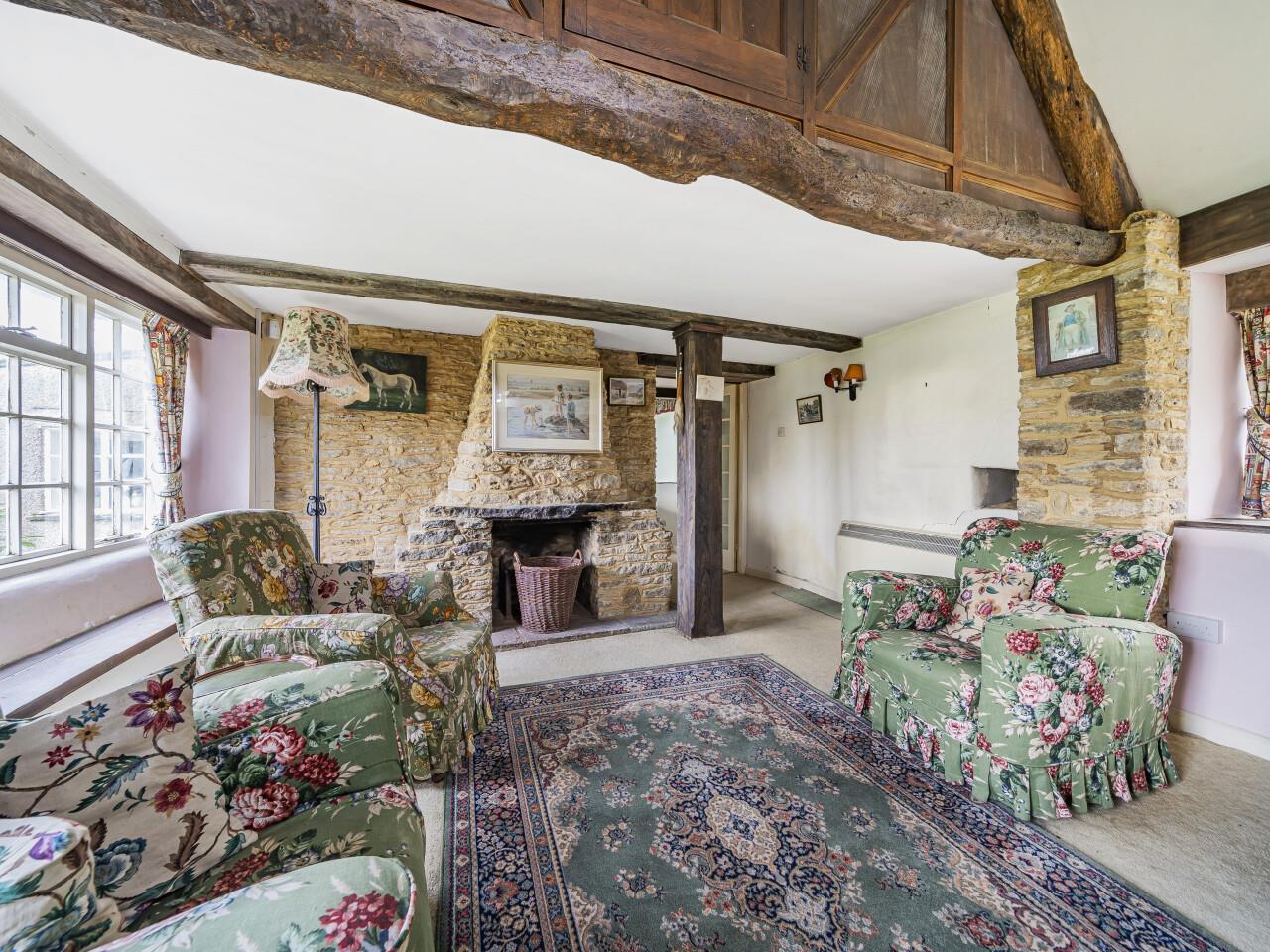3 bedroom cottage for sale in Bratton Seymour, Wincanton, BA9 Symonds