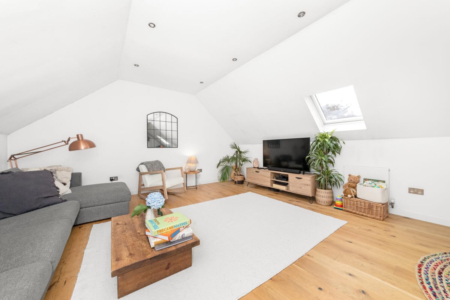 2 bedroom apartment to let in Hamlet Road, Crystal Palace, SE19 Pedder