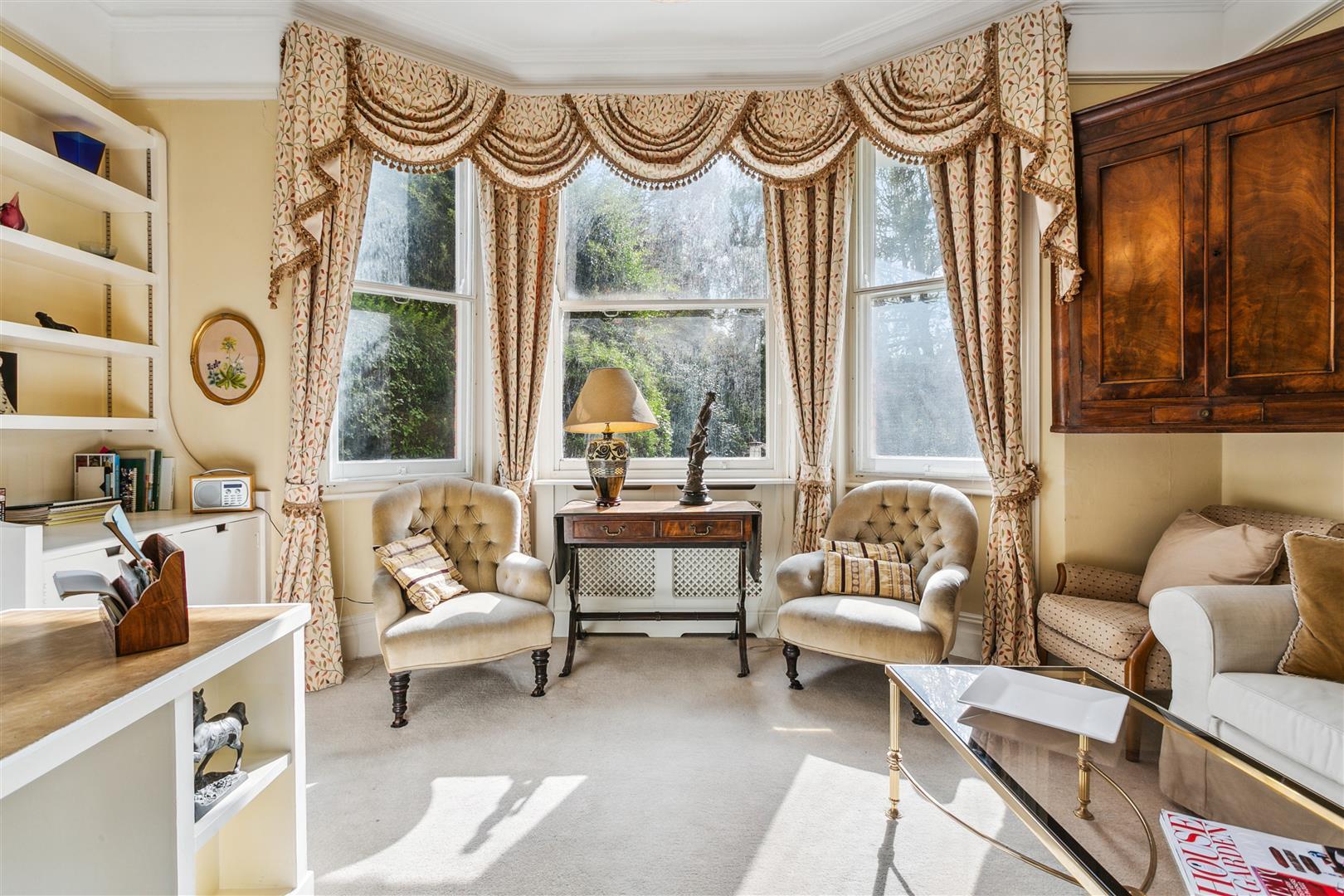 3 bedroom flat for sale in Sydney House, Woodstock Road, London, W4