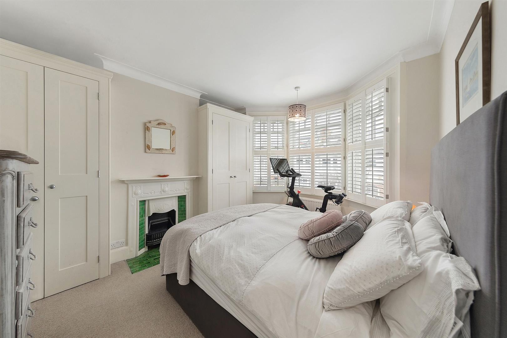 4 bedroom house for sale in Durnsford Avenue, London, SW19 Loney Miller