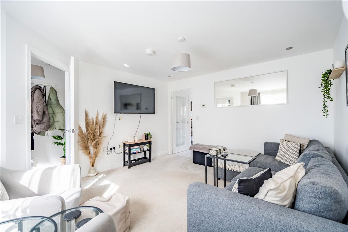 Property Imageca43d809-2139-4c5b-ab44-93bbf941fdb1