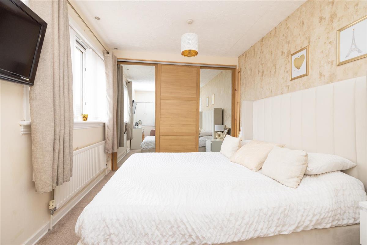 2 bedroom terraced house for sale in 17 Springfield Place, Gorebridge, EH23 Avenue Road Estate