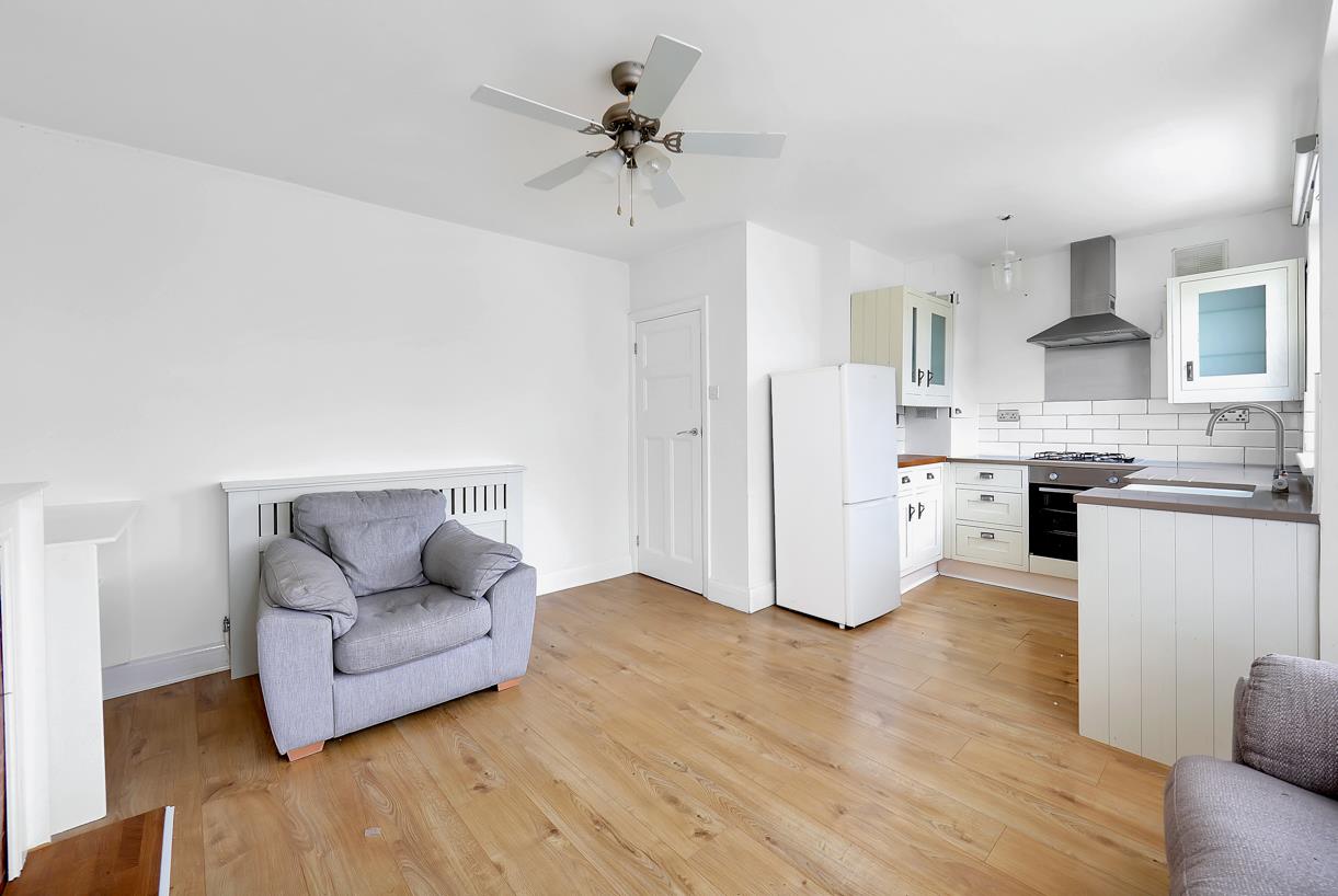 Property Imagecb9f3597-f6c3-4e82-a358-be38da723a7a