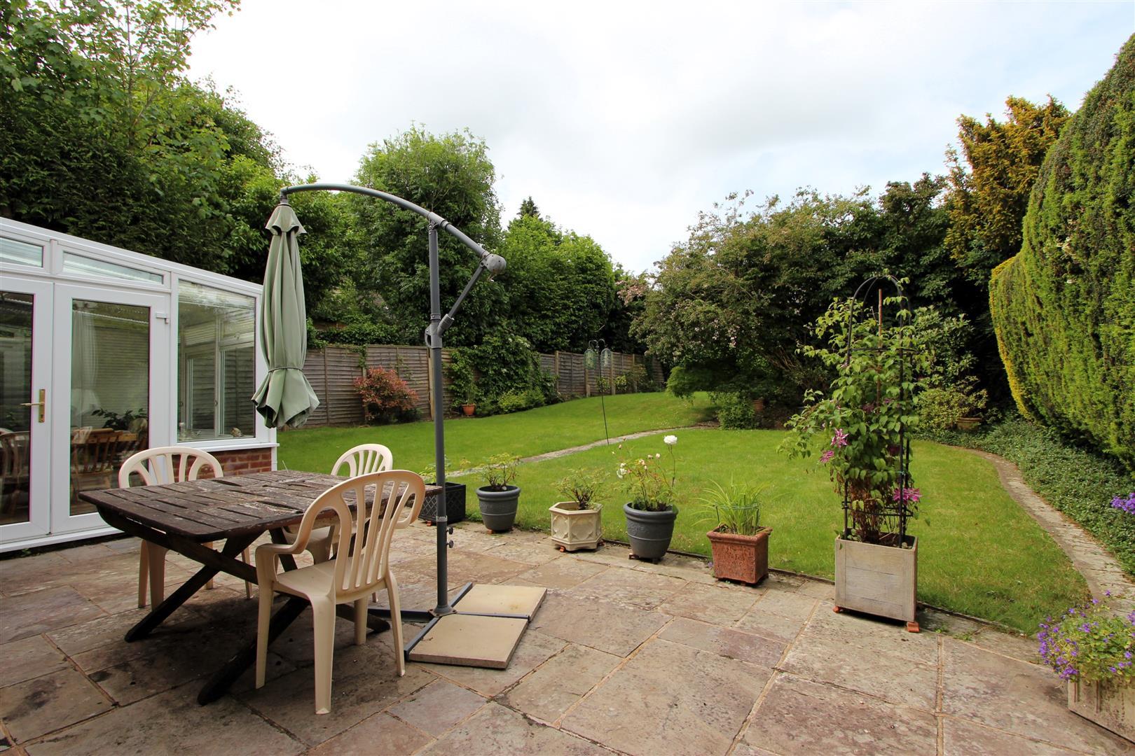 3 bedroom detached house for sale in Kingswood Road, Tadworth, KT20