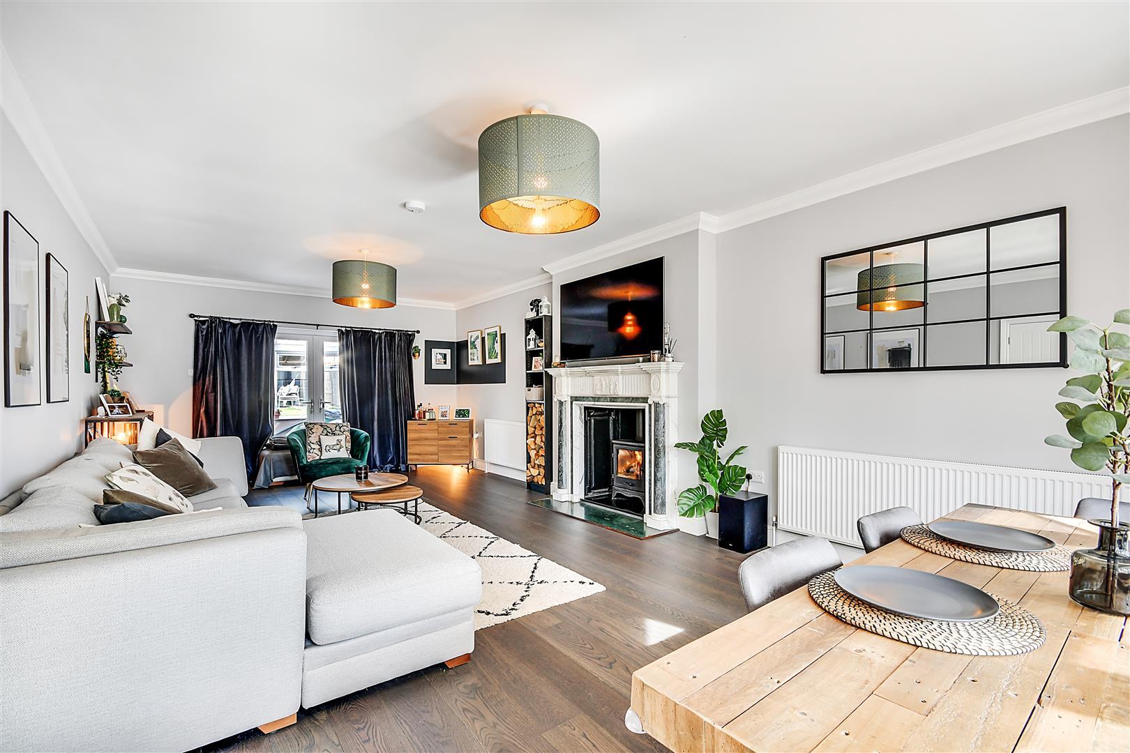 Property Imagecd394442-5e4b-4560-878a-28ce3327c7e3