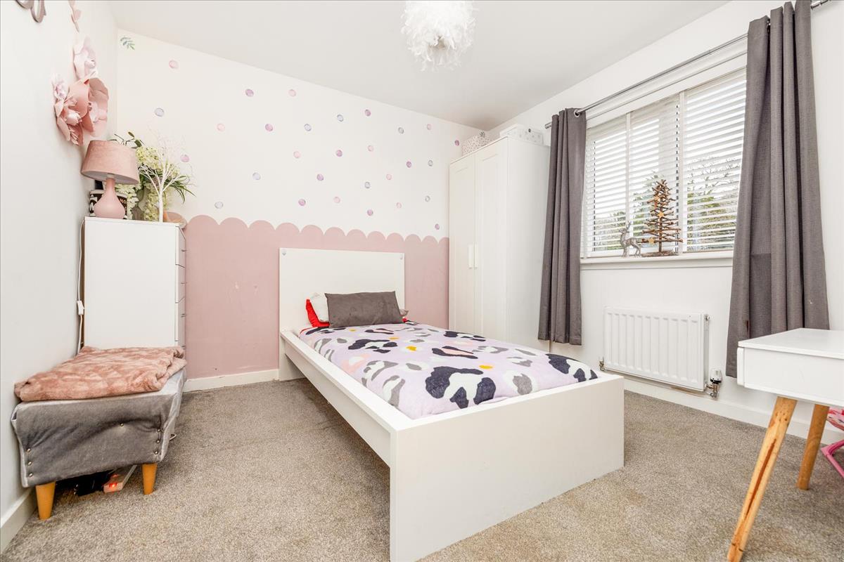 3 bedroom semidetached house for sale in 121 Tweedsmuir Drive