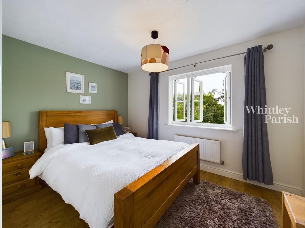 2 bedroom semidetached house for sale in Mission Road, Diss, IP22